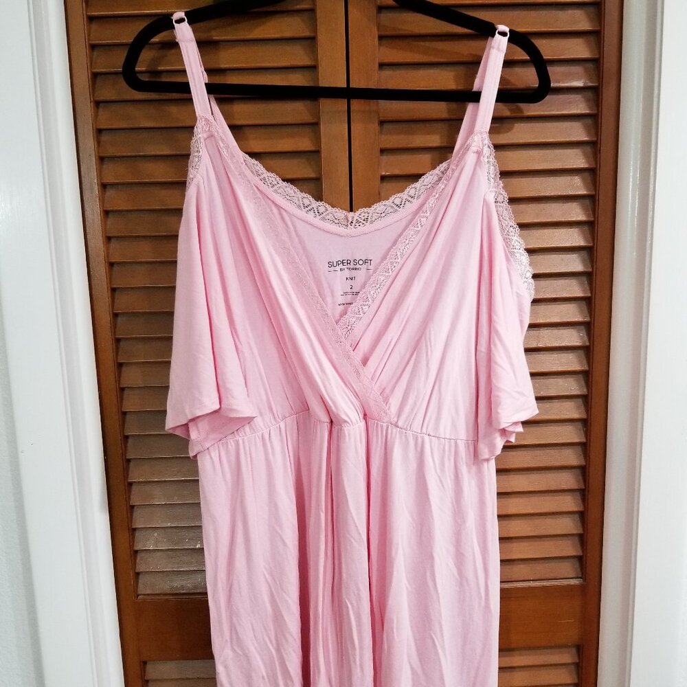 Torrid babydoll tank top, cold shoulder, Size 2, pink